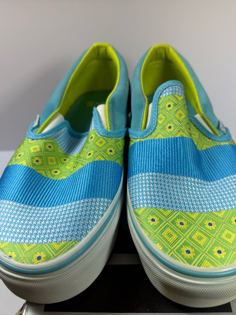 VANS SLIP ONS MENS SIZE 9